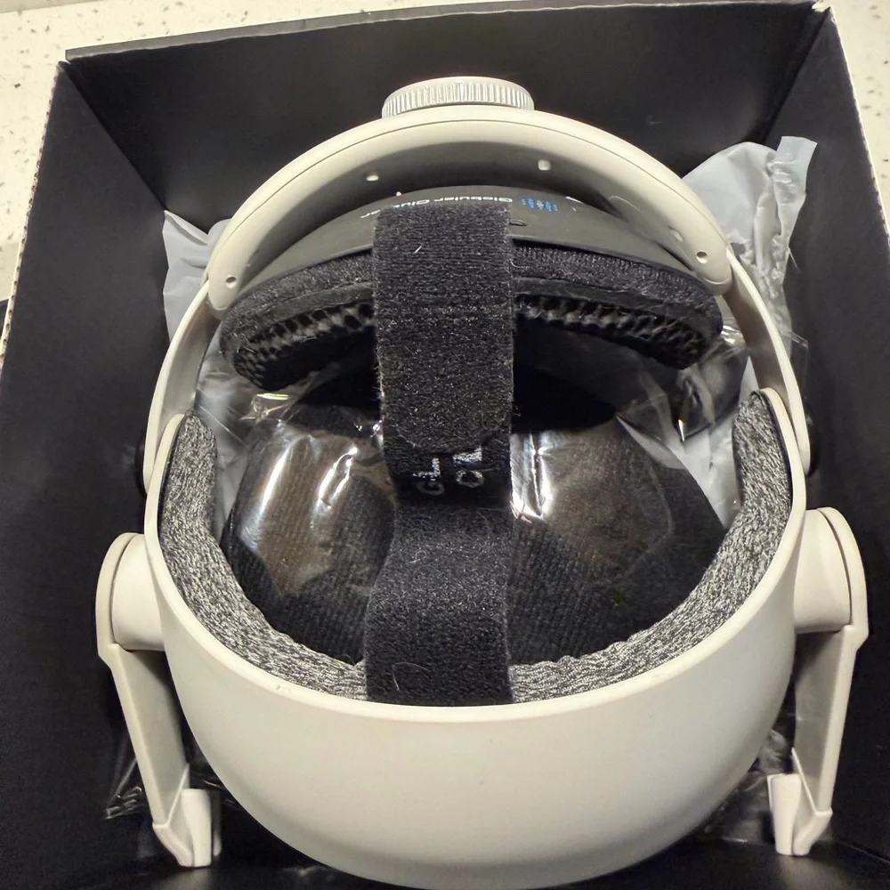 White VR Headset with Adjustable Straps compatible with Apple Vision WP1374